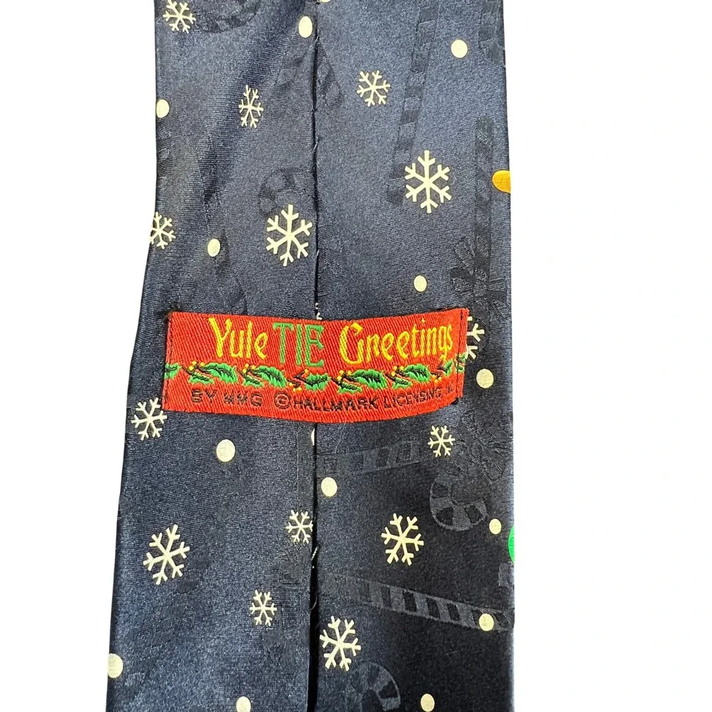Yule Tie Greetings festive fun